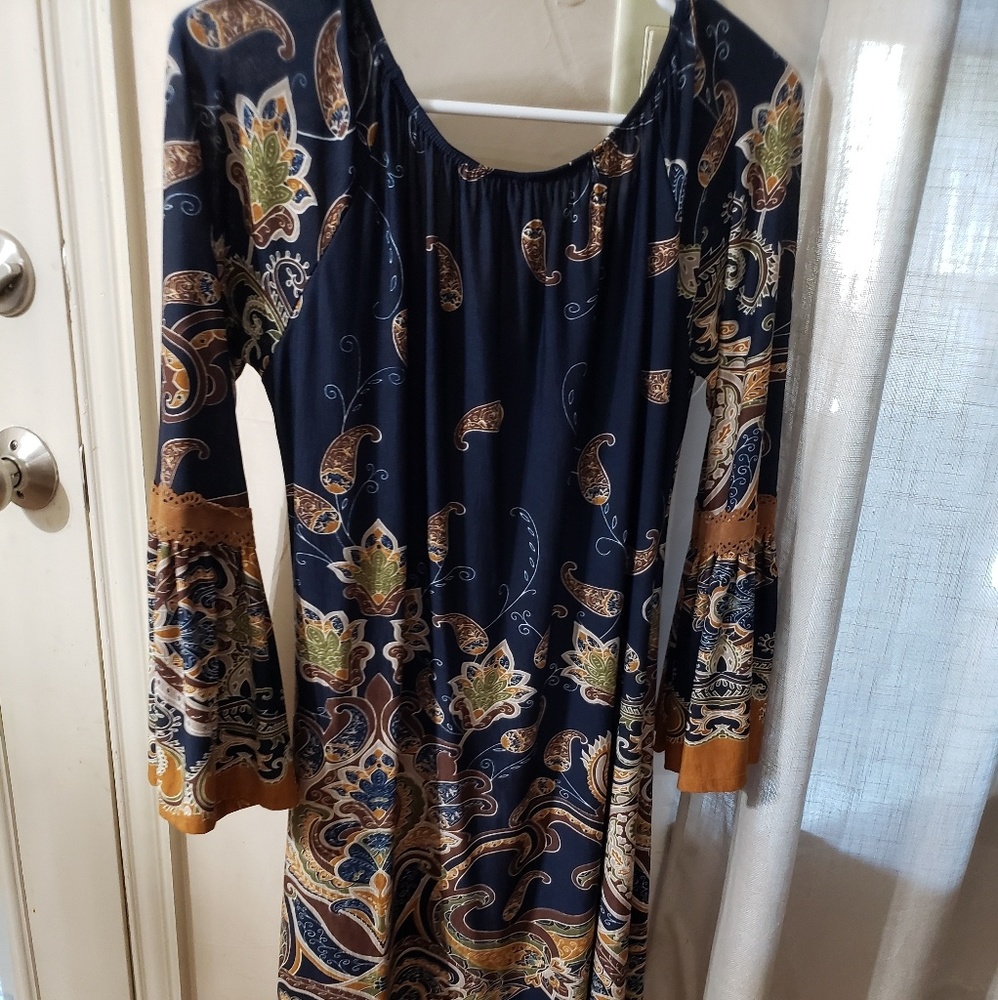 Dress - Picture 3 of 3